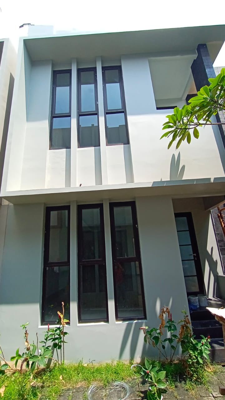 Rumah 2 lantai Bagus